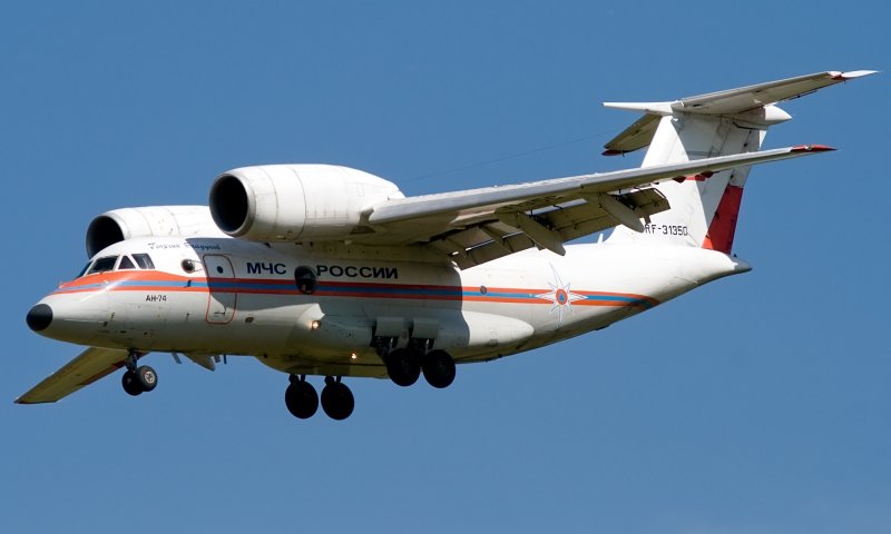Самолет МЧС АН-74п