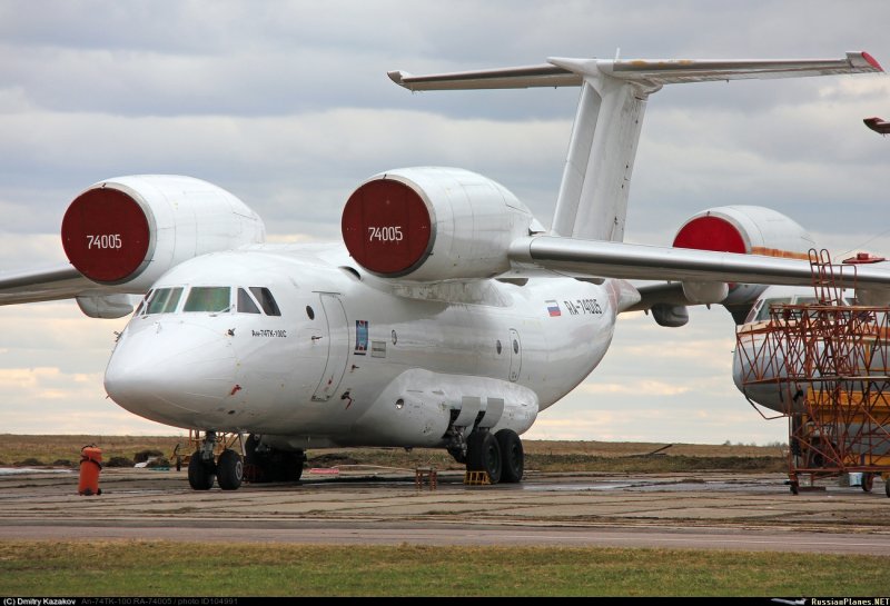 Самолет АН-74тк-200
