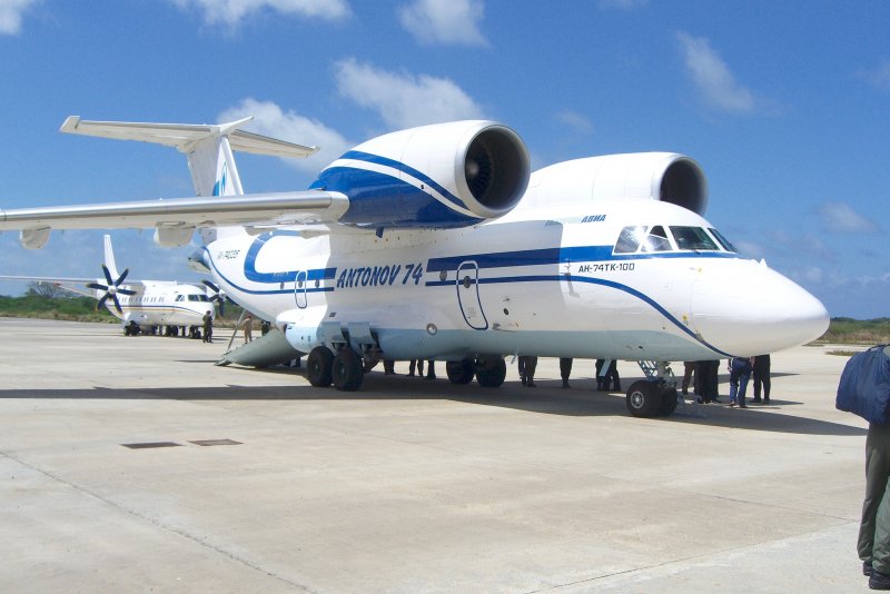 АН-74 транспортный самолёт