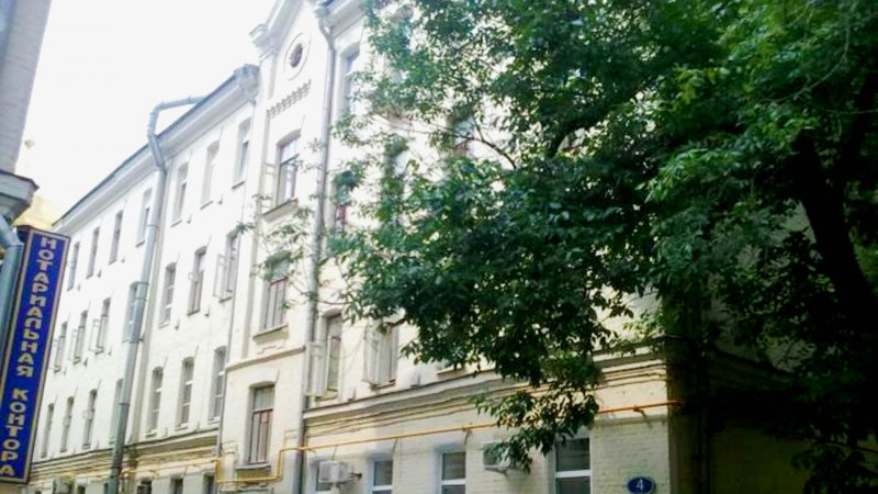 Фотография самолета который летит в Кневичи