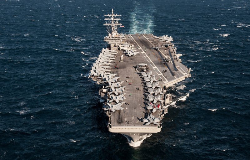 Авианосец США "Рональд Рейган"