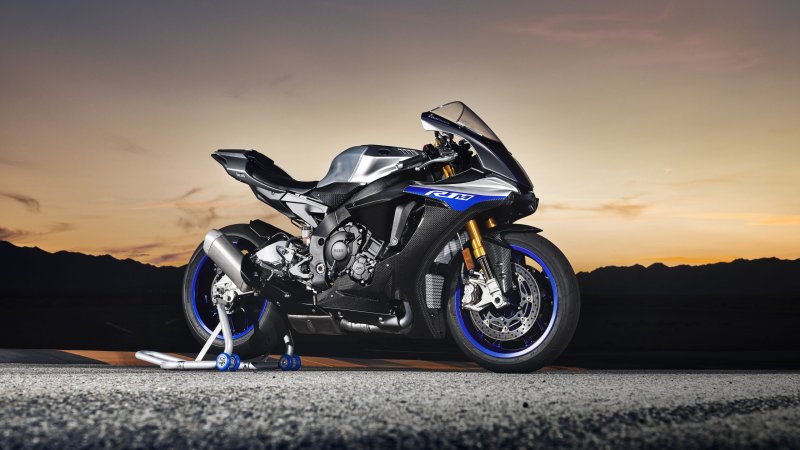 Yamaha YZF r1 04