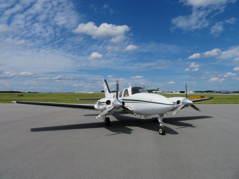 Beechcraft 58p Baron 1977 г