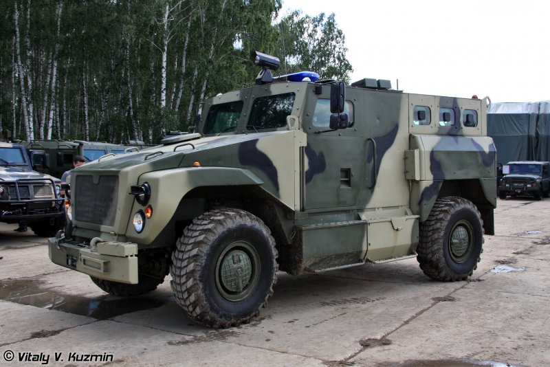 Бронеавтомобиль ВПК-3927 «волк»