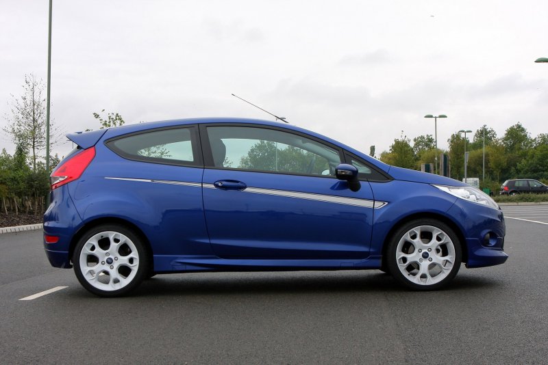 Ford Fiesta 2008 купе