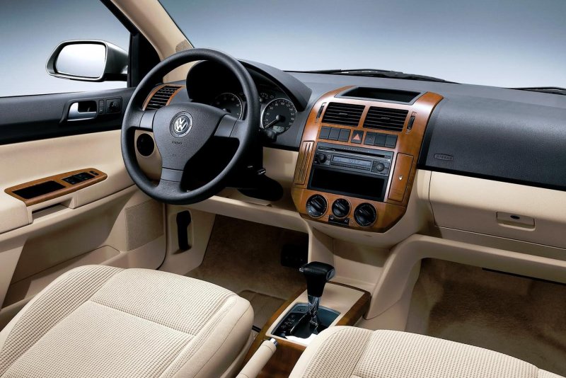 VW Polo 2006 салон