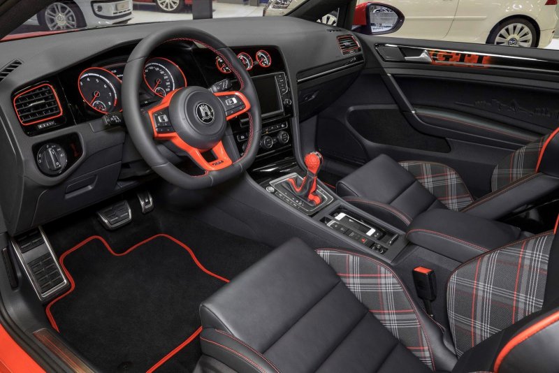 Volkswagen Golf 7 GTI салон
