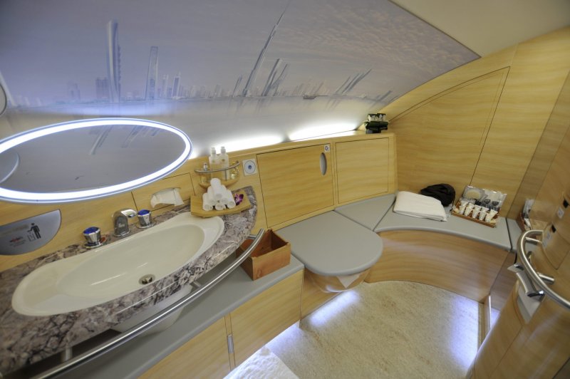 A380 с бассейном