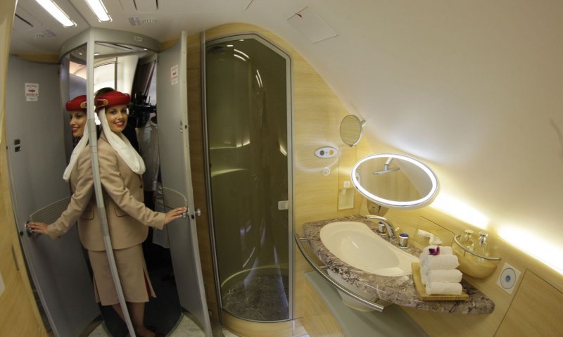 Airbus a380 туалет