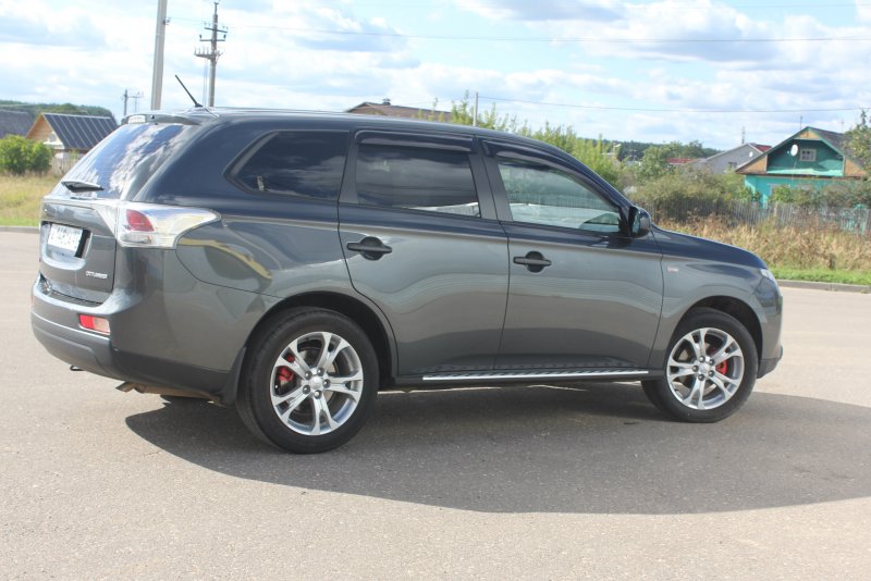 Mitsubishi Outlander r18