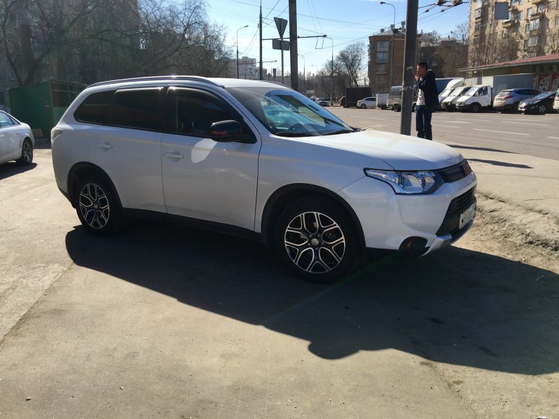Mitsubishi Outlander 3 колеса r18