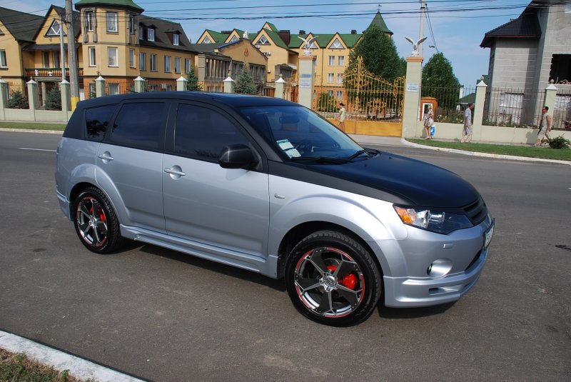 Mitsubishi Outlander, 2008 черный диски