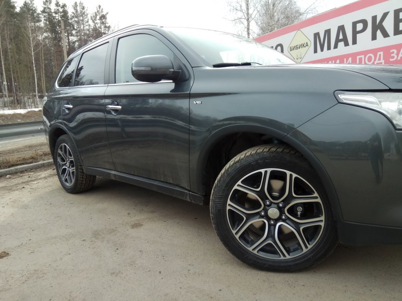 Mitsubishi Outlander 2014 на r16