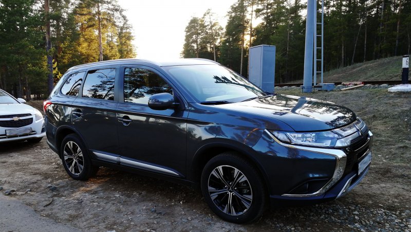 Mitsubishi Outlander 2014 на r16