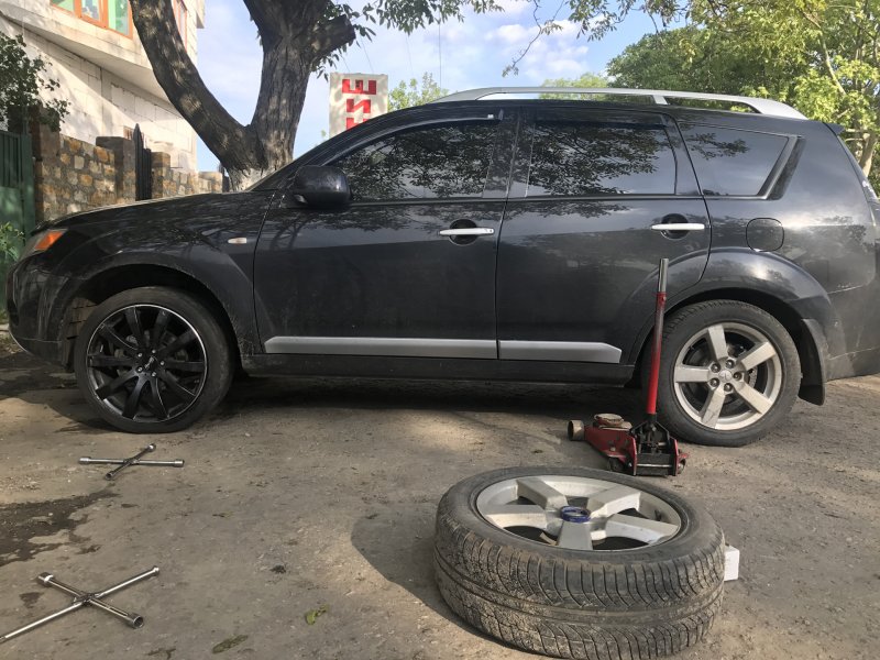 Outlander 255/45 r20