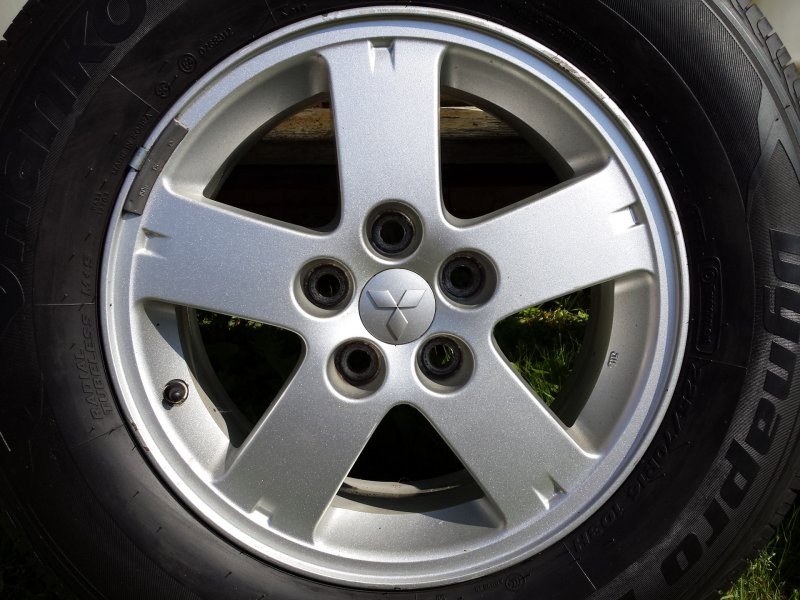 Штатные колеса Mitsubishi Outlander r16