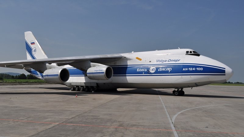 АН-124 Руслан ил 76