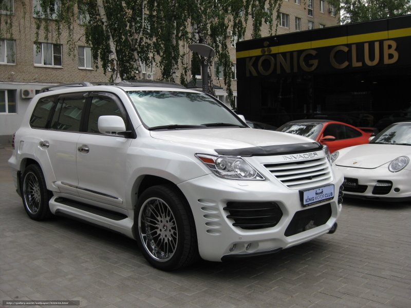 Lexus 570 Invader