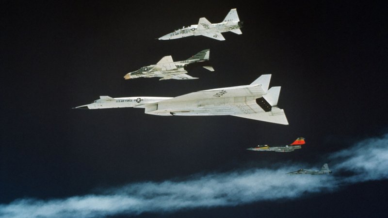 XB-70 «Валькирия» после столкновения с f-104