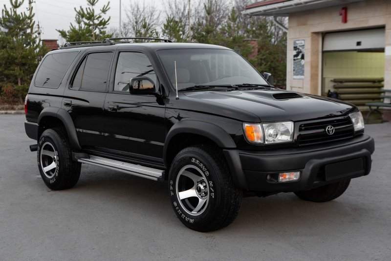 Toyota 4runner черный