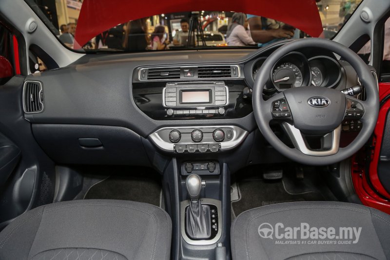 Kia Rio 2016 седан салон