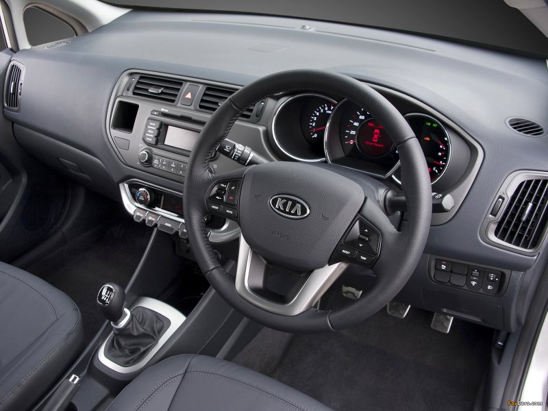 Kia Rio 2016 седан салон