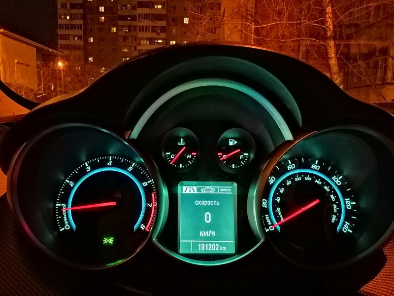 Панель приборов Шевроле Круз 1.8