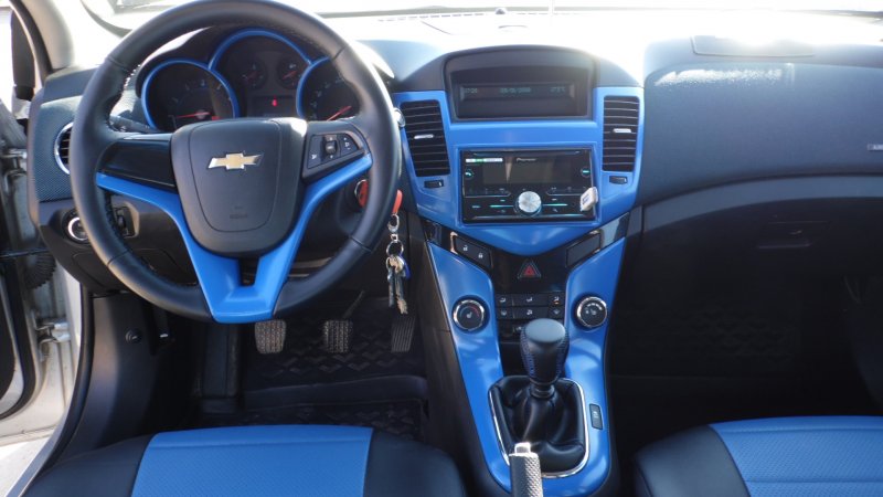 Chevrolet Cruze 2011 торпеда