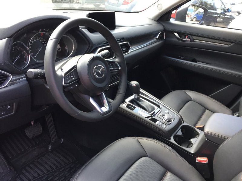 Mazda CX 5 2020 салон