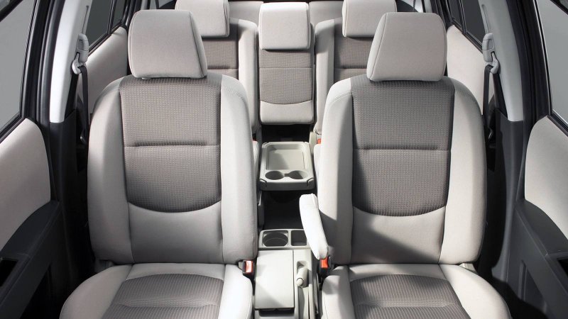 Mazda 5 2007 салон