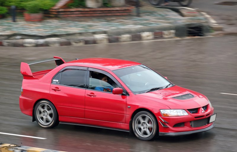 Mitsubishi Lancer EVO 8 Race