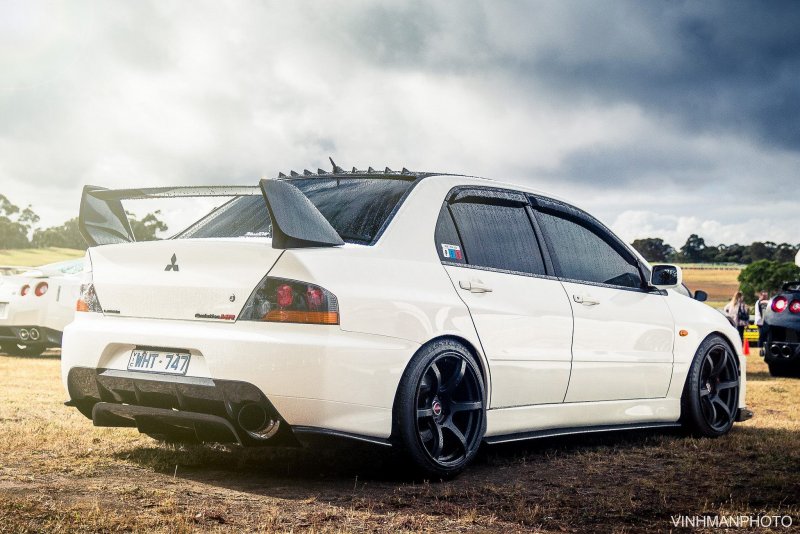 Mitsubishi Lancer Evolution 6 Black