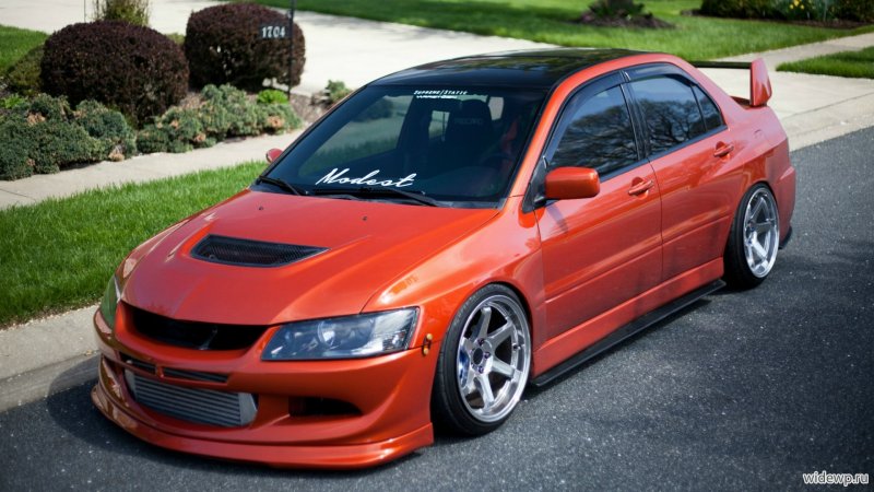 Lancer Evolution 8 желтый