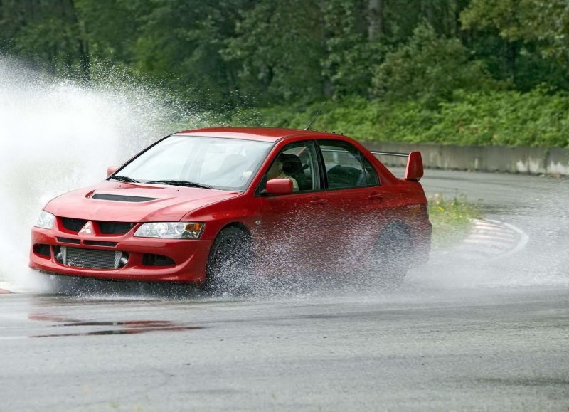 Mitsubishi Lancer EVO 2003