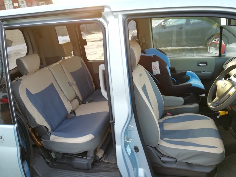 Honda Mobilio салон