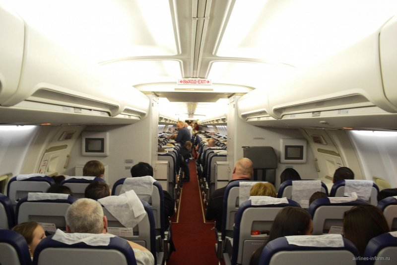 Boeing 757-200 салон