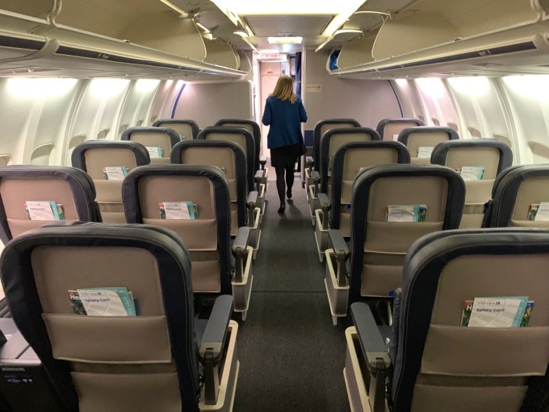 Boeing 757-200 салон