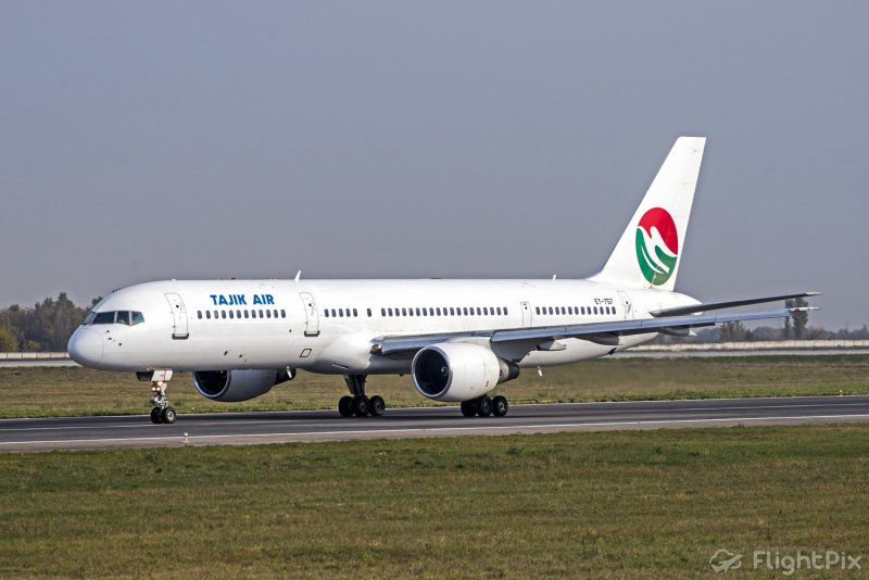 Tajik Air 757