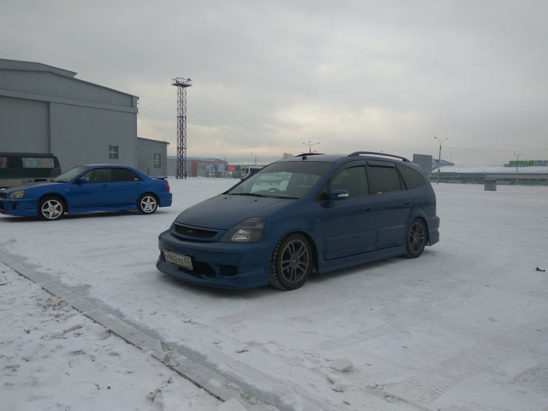 Honda Stream 2001 stance