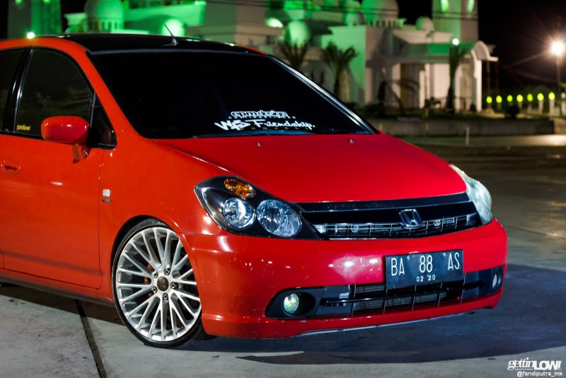 Honda Stream 1st Gen