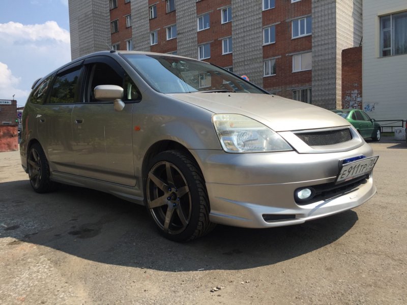 Хонда стрим 2001 черная