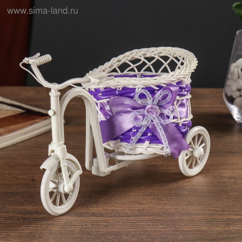 Розовый велосипед с корзинкой
