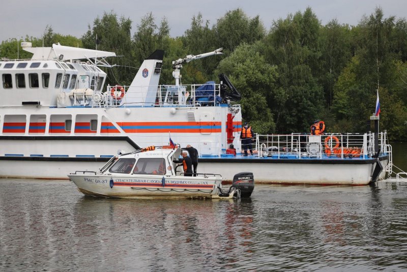 Пожарный катер полковник Чернышев