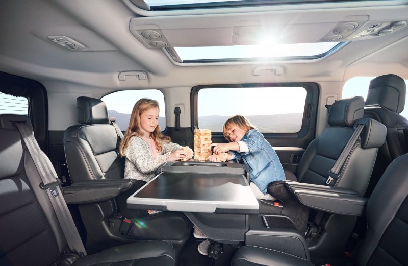 Opel Zafira Life салон