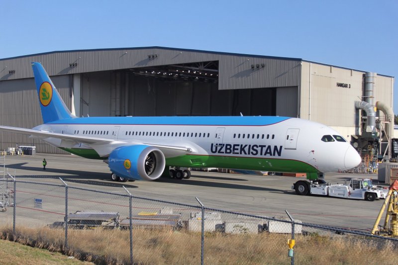 Дримлайнер 787 Uzbekistan