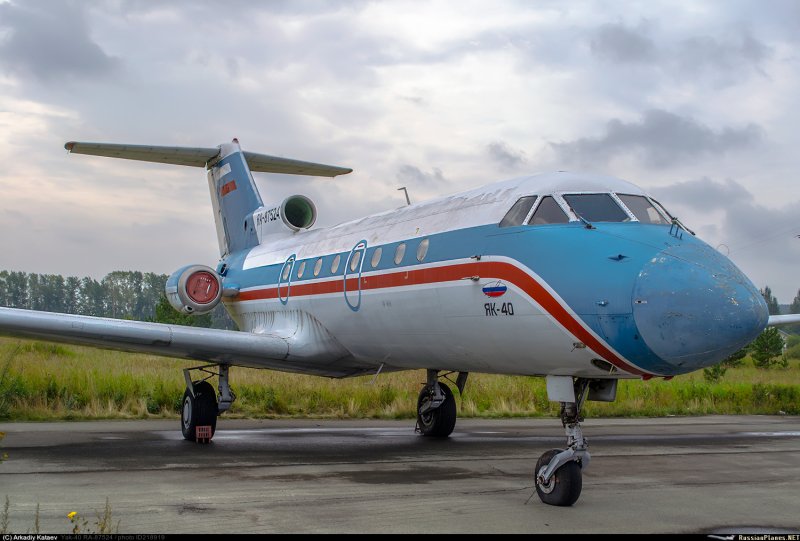 Авиалинии Украины як -40