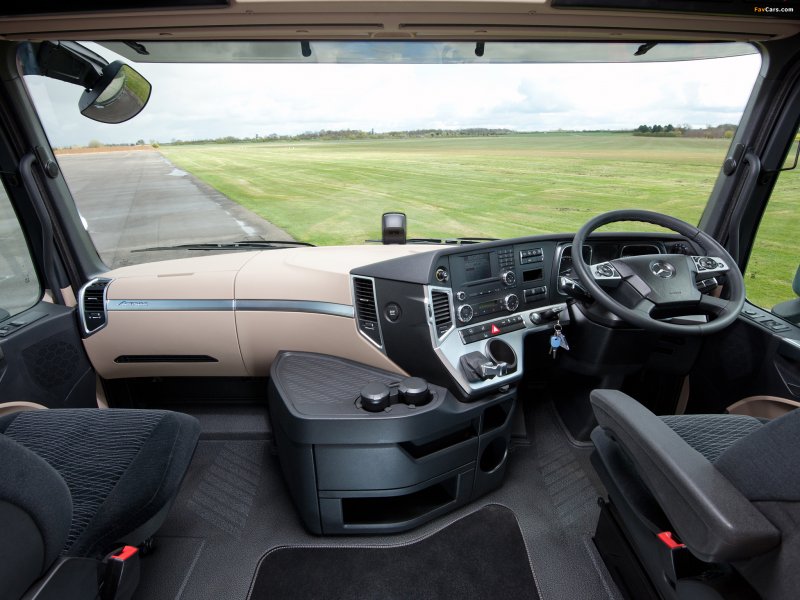 Mercedes-Benz Actros 2545 интерьер