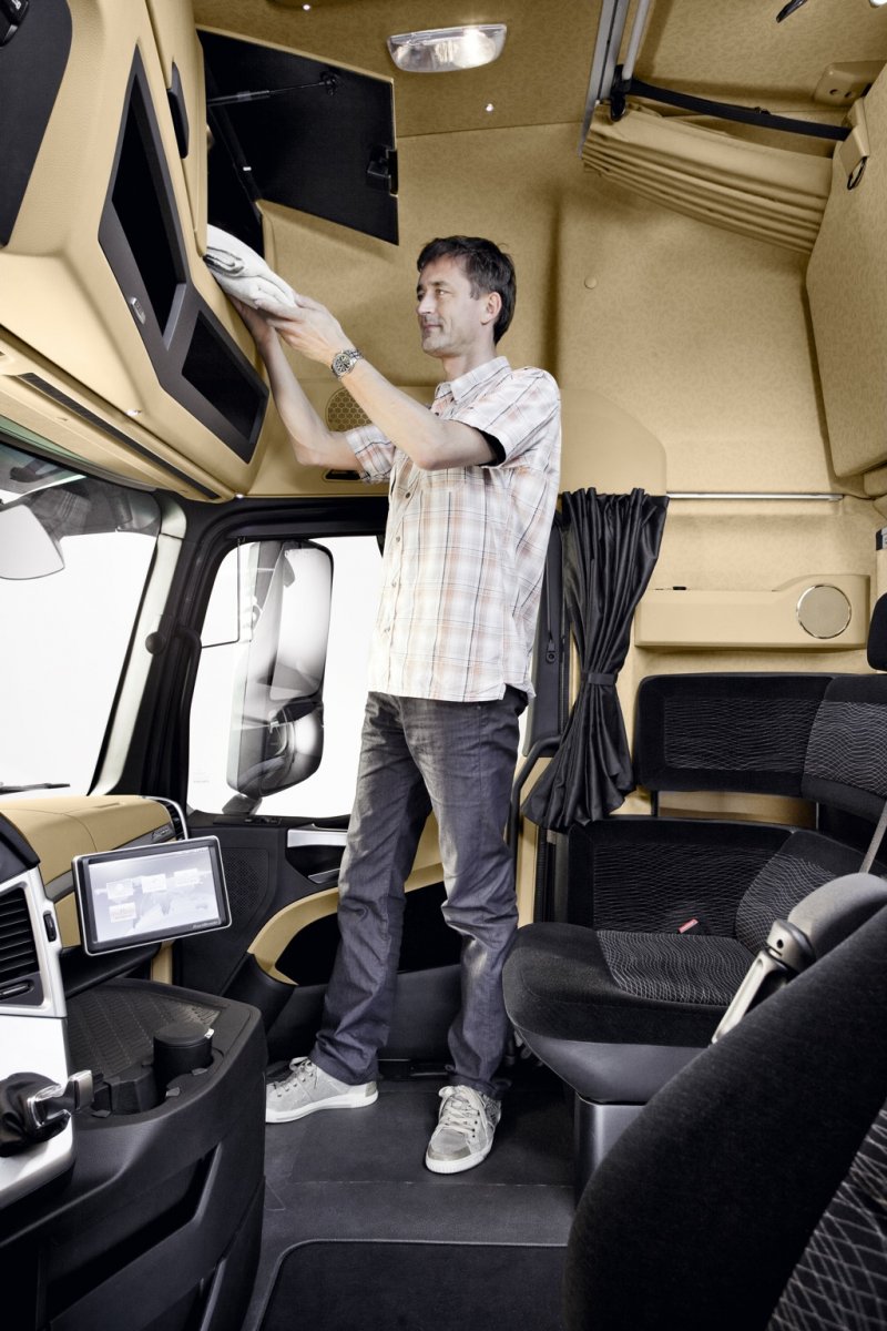 Mercedes Benz Actros 2020 кабина