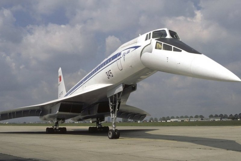 Самолёт журавль ту 144