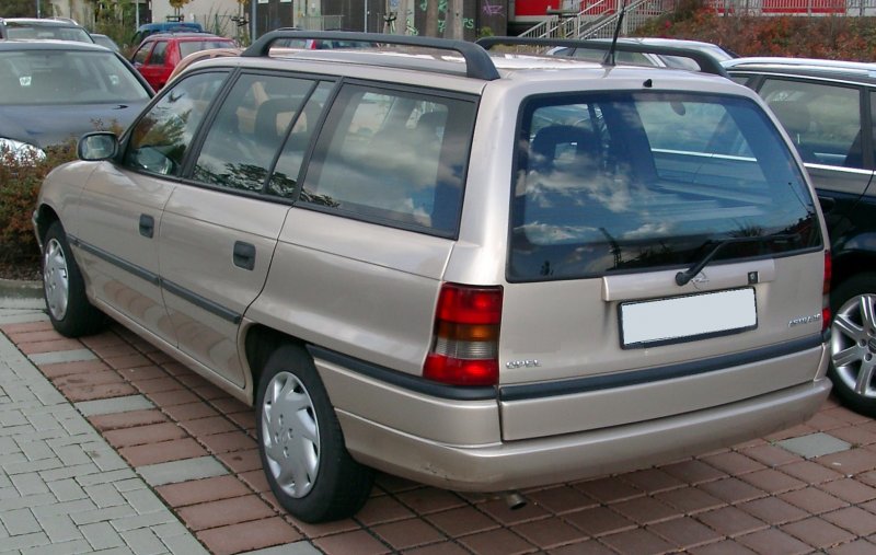 Opel Astra Caravan универсал 1997